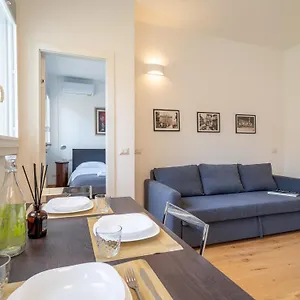 https://apt-duomo-line-cozy-modern-designed-flat.italymilanhotels.net