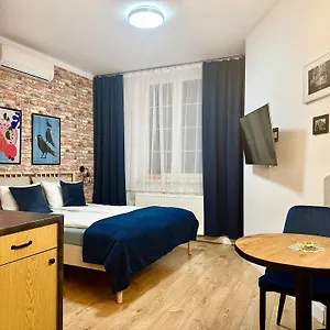 https://smile-apartments.krakowhotelspoland.com